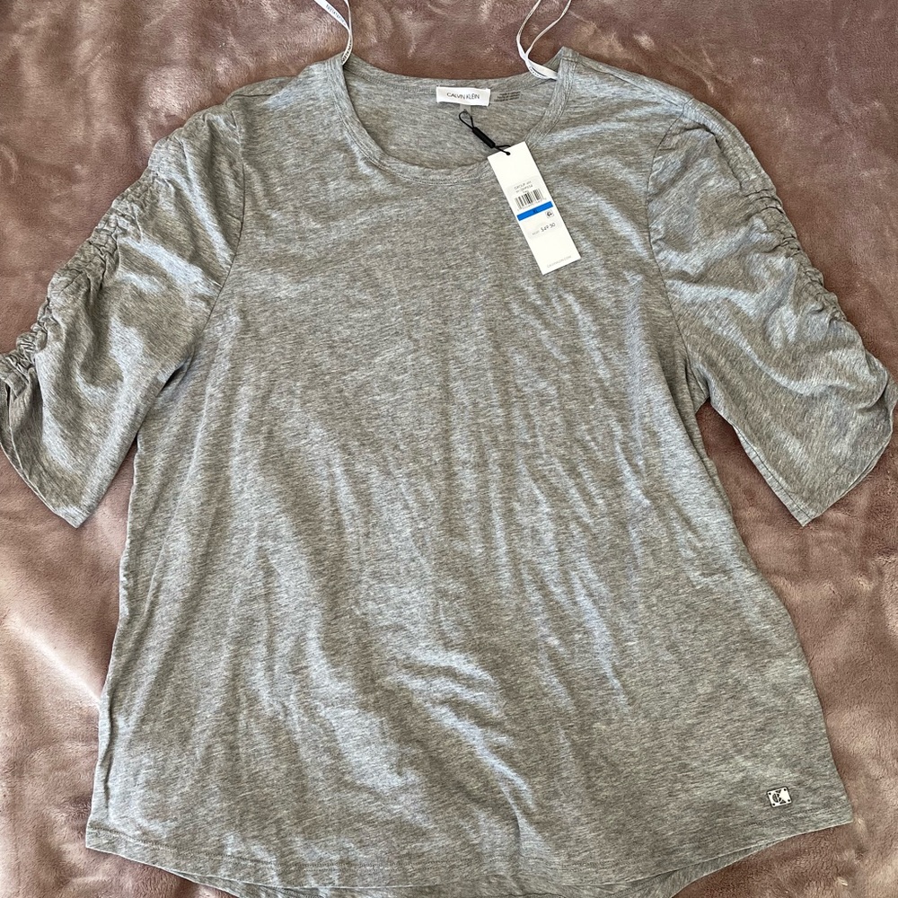 Calvin Klein Womens Ruched Sleeve Shirt. Brand New w/ Tags!